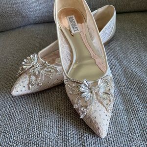 Badgley Mischka Kaitlin Flats size 8.5